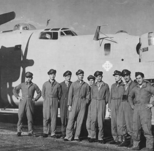 Piloti sa mostarskog aerodroma 1941 godine: 102. eskadrila, 6. lovački puk: Franjo Intihar je treći s lijeva u tamnom kombinezonu. Hvala gospođi Lj. Nevrt na podacima.