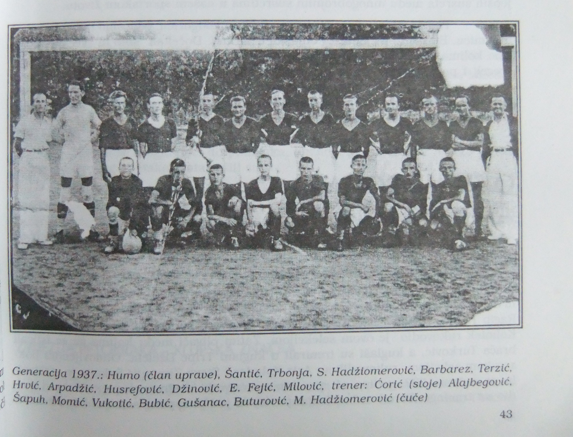 FK "Velež"1937. godine. Mustafa Humo stoji prvi s lijeva.