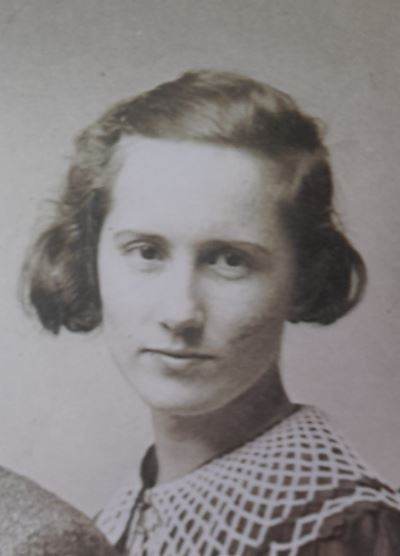 Radmila Rada Avdalović 1933